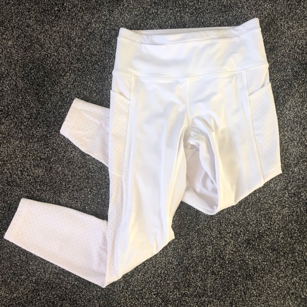 White Lululemon leggings